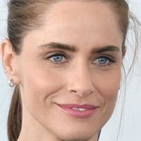 Amanda Peet Alaston