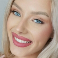 Blonde Anna Alaston