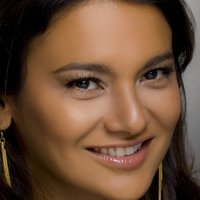 Dira Paes Alaston