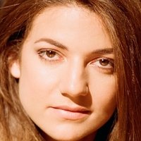 Esther Garrel Alaston