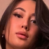 It Girl Mila Alaston