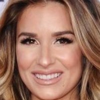 Jessie James Decker Alaston
