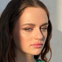Joey King Alaston