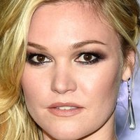 Julia Stiles Alaston