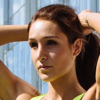Kayla Itsines Alaston