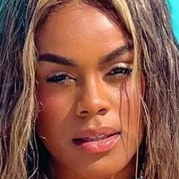 Lais Oliveira Alaston
