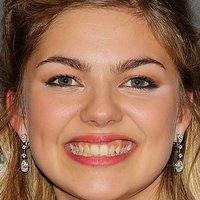 Louane Emera Alaston