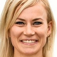 Minka Kuustonen Alaston