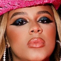 Nia Sioux Alaston