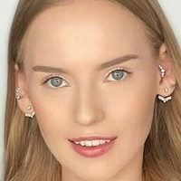 Oksana Neveselaya Alaston