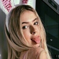 stunning_gir1 Alaston