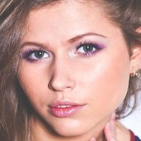 Yuliya Topolnickaya Alaston